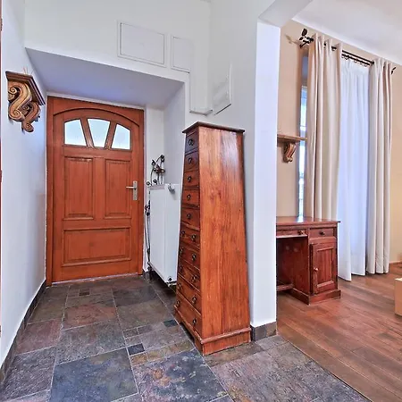 Apartament Rose *